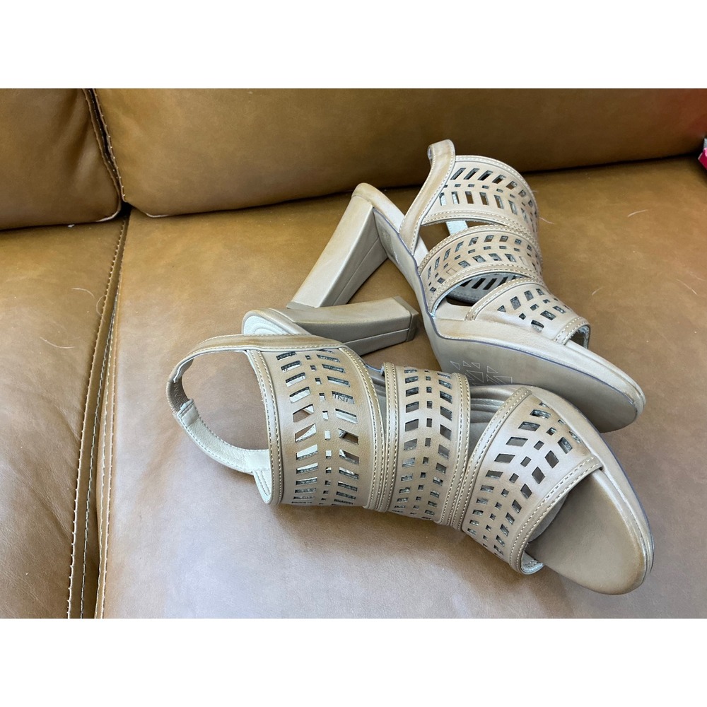 Adrienne Vittadini Sandals Womens 7.5M Tan Excellent Laser Cut Block Heel Shoes - Picture 4 of 11